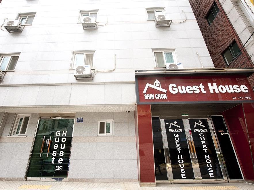 D.H Sinchon Guesthouse Seoul Bagian luar foto